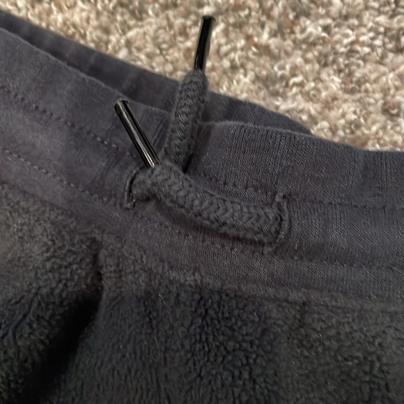 Abercombie Kids Fleece Sweatpants.  Size 7/8. - Picture 3 of 4